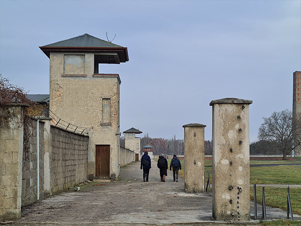 Gli autori del libro Gli italiani a Sachsenhausen.